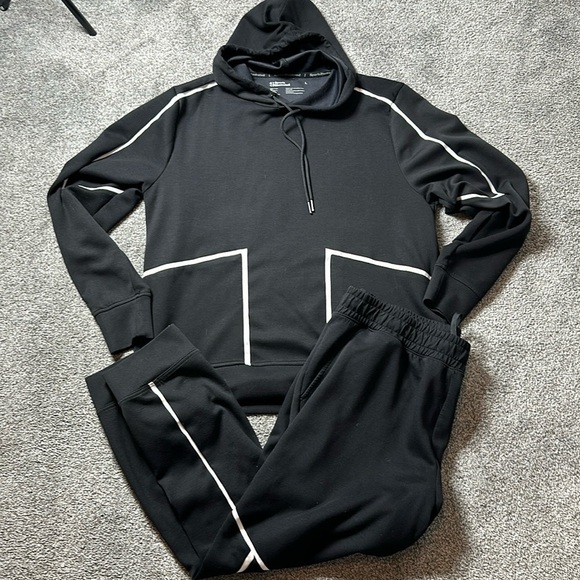 Sports illustrated men’s joggers - Picture 1 of 6